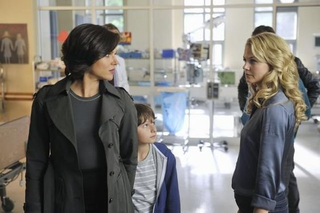 Illustration for article titled Once Upon a Time 1x03, "Snow Falls" Pictures
